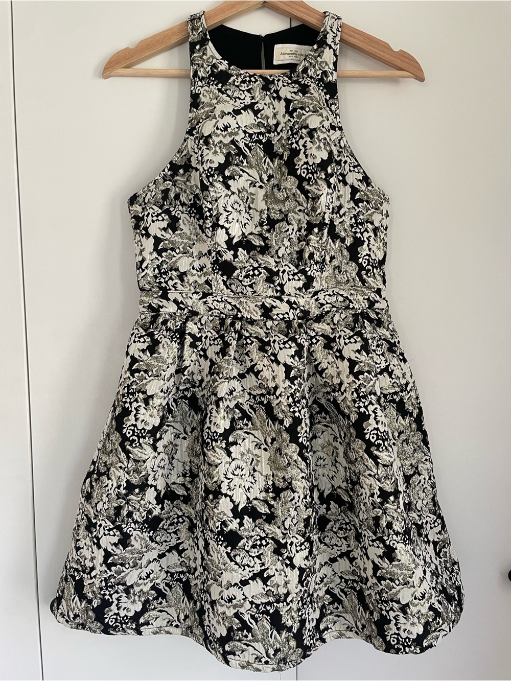 Abercrombie & Fitch Black White Floral Brocade Halter Cocktail Dress S